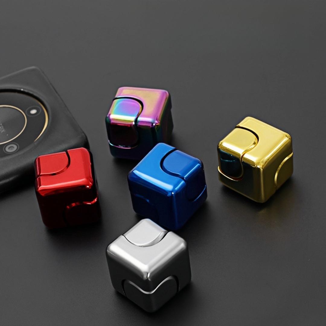 Giocattolo cubo Fidget Spinner - Cool Office Tech Gadgets recensione e prezzo