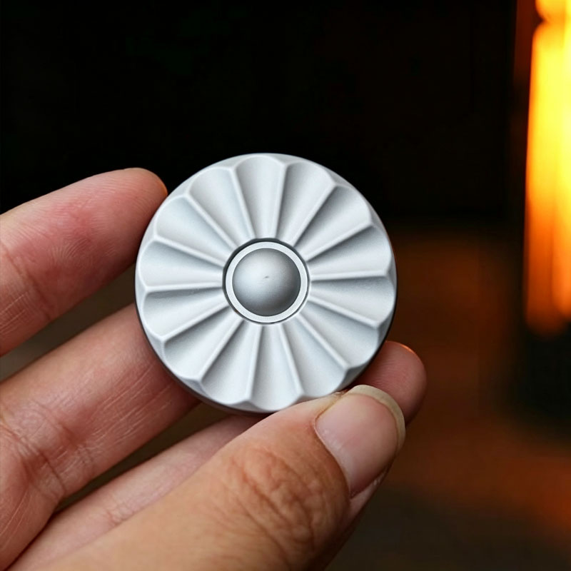Petal Magnetic Haptic Coin Fid - Cool Office Tech Gadgets recensione e prezzo